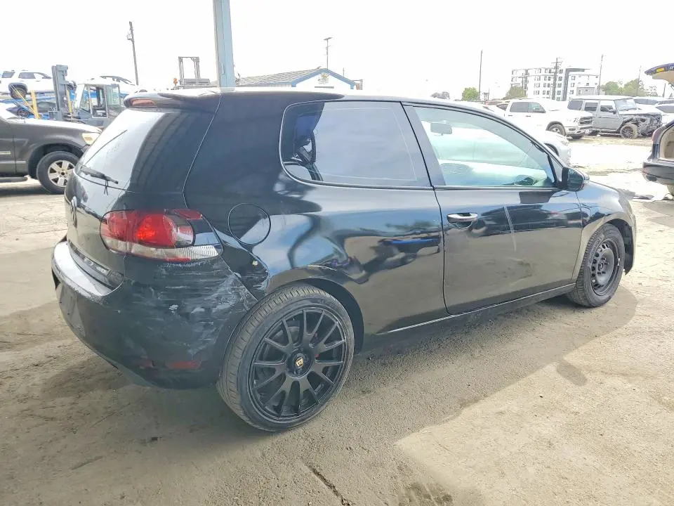 2010 VOLKSWAGEN GOLF   