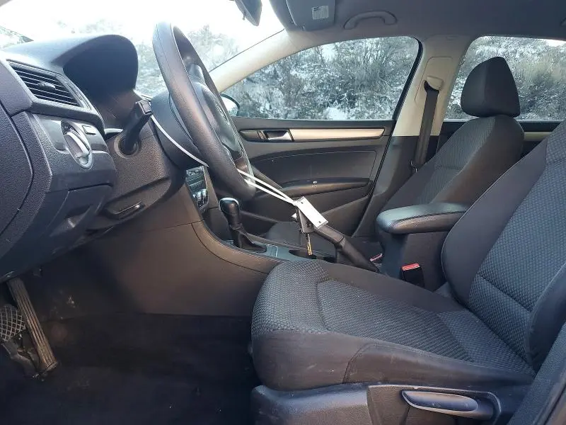 2012 VOLKSWAGEN PASSAT S  