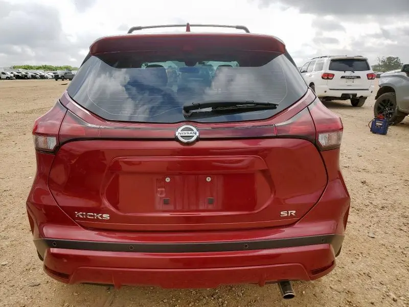 2021 NISSAN KICKS SR  