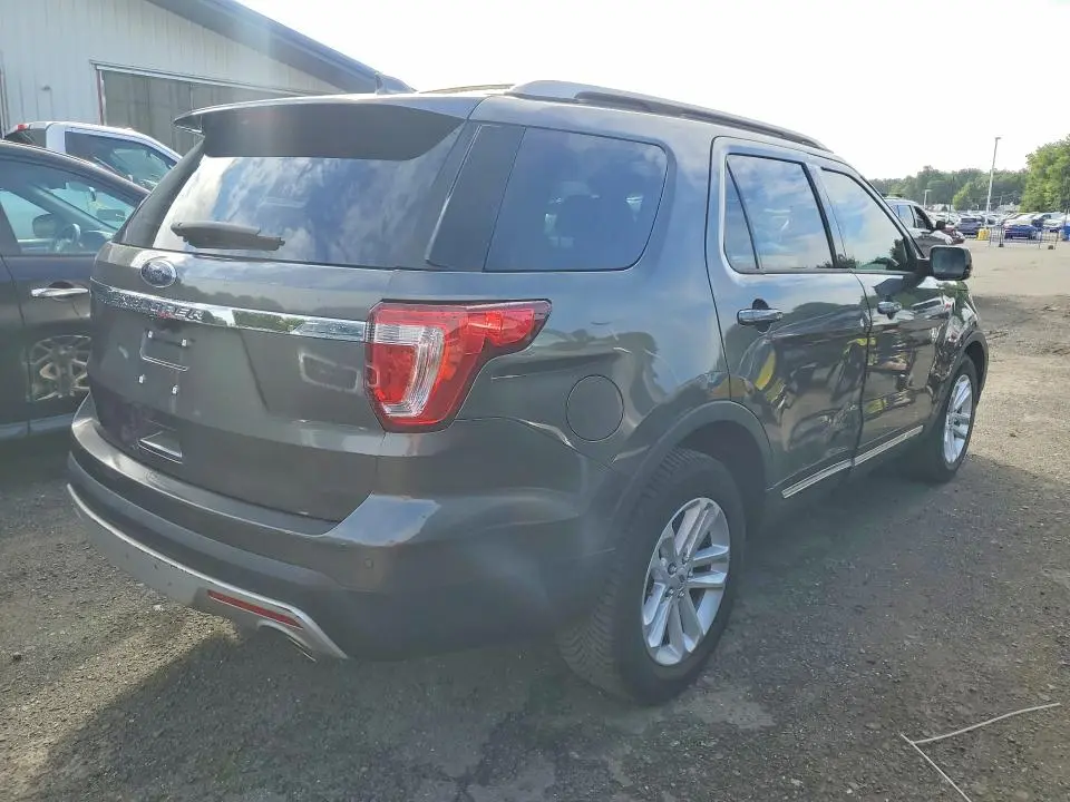 2017 FORD EXPLORER XLT  