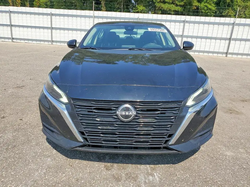 2023 NISSAN ALTIMA SV  