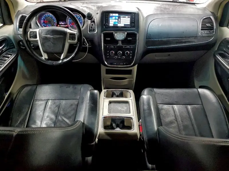 2016 CHRYSLER TOWN & COUNTRY LX  