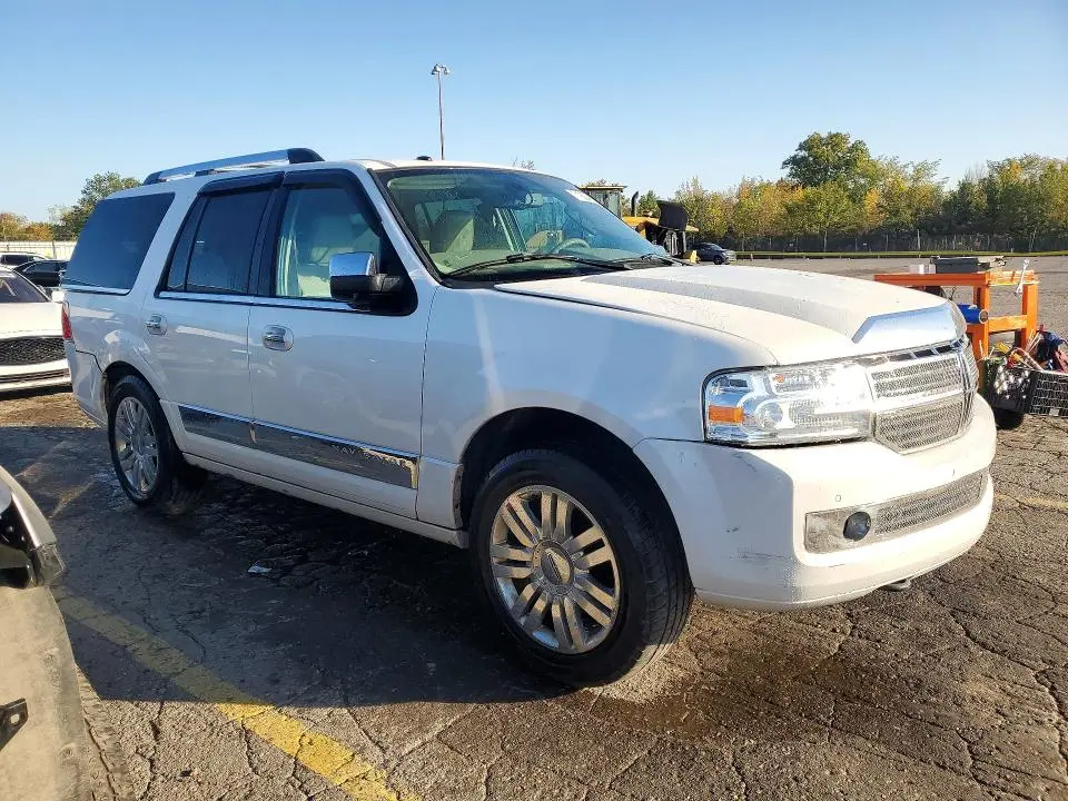 2011 LINCOLN NAVIGATOR   