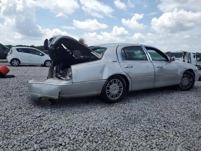 2010 LINCOLN TOWN CAR SIGNATURE LIMITED  