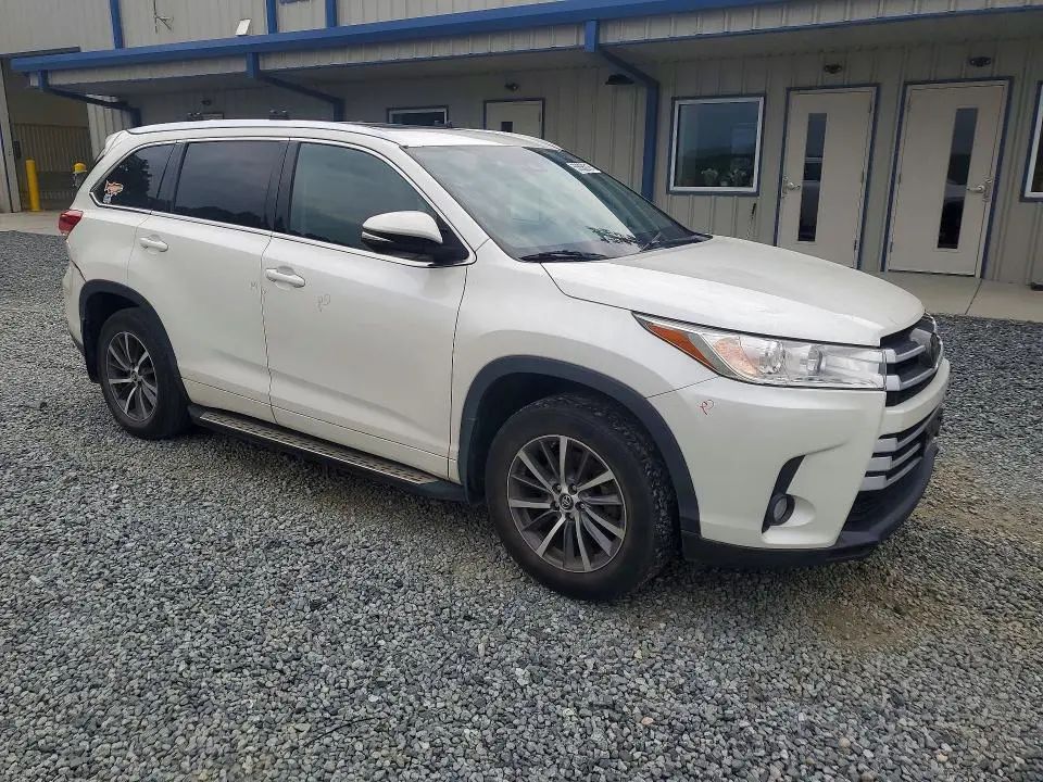 2018 TOYOTA HIGHLANDER XLE  