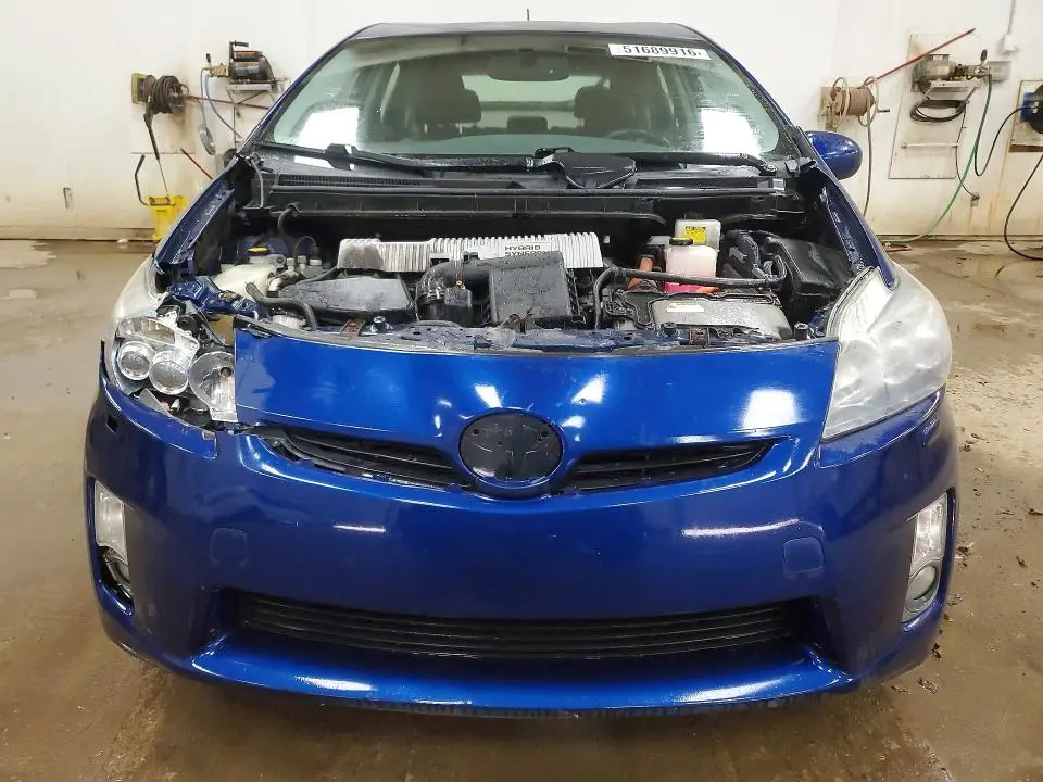 2010 TOYOTA PRIUS V  