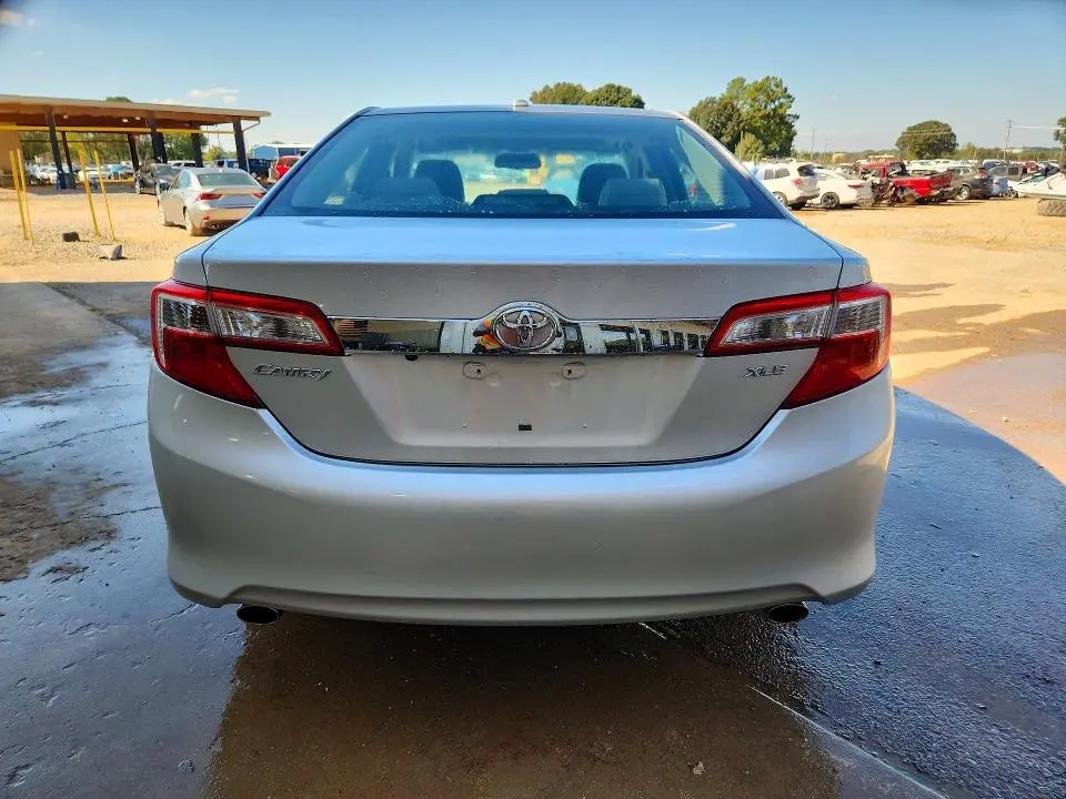 2012 TOYOTA CAMRY XLE V6  