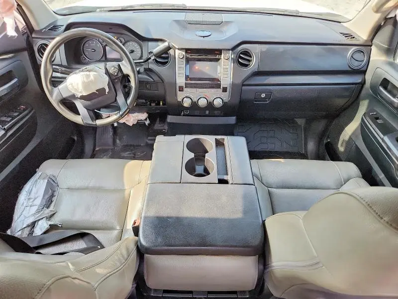 2017 TOYOTA TUNDRA SR  