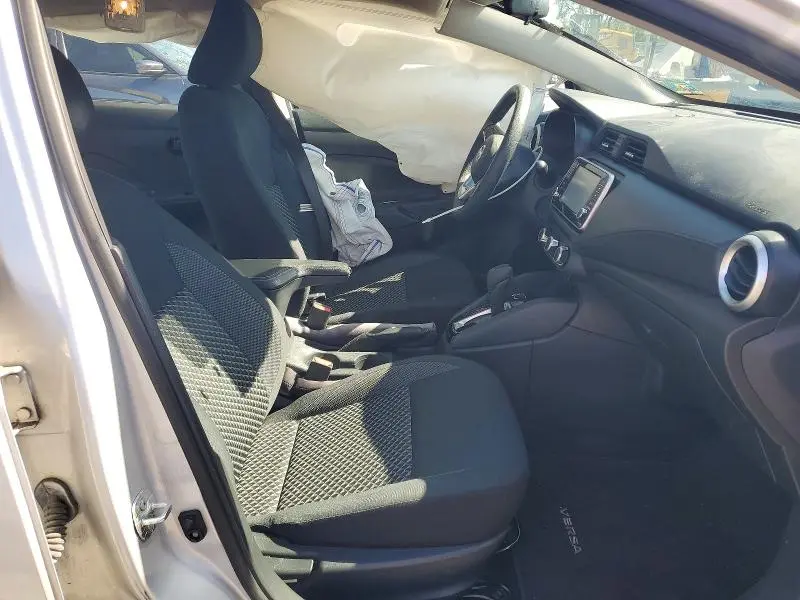 2020 NISSAN VERSA S  