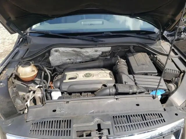 2011 VOLKSWAGEN TIGUAN S  