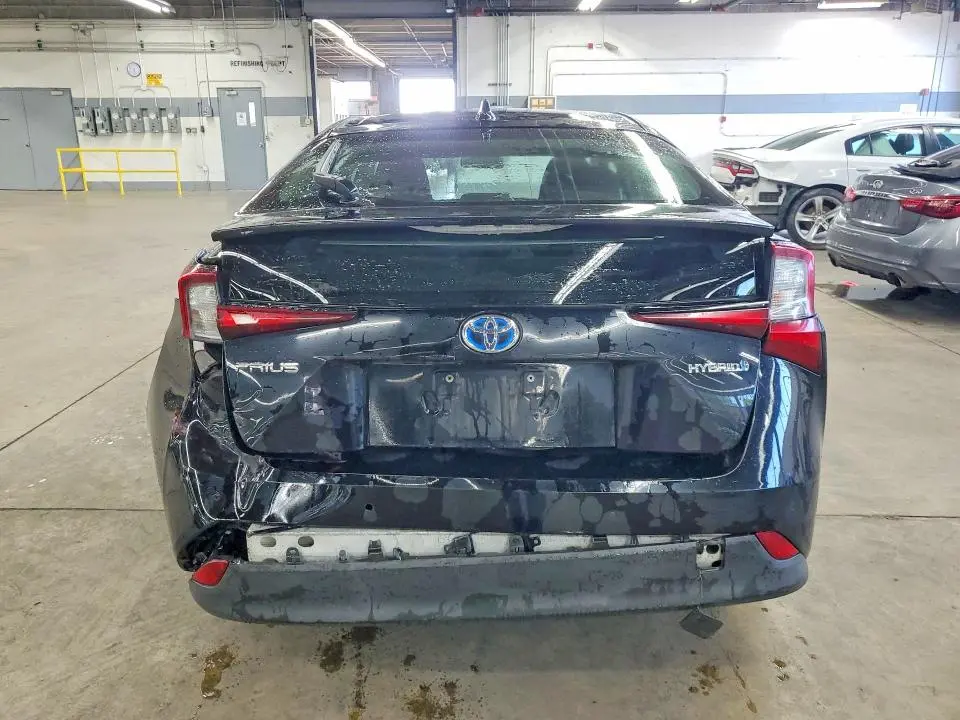 2022 TOYOTA PRIUS LE  