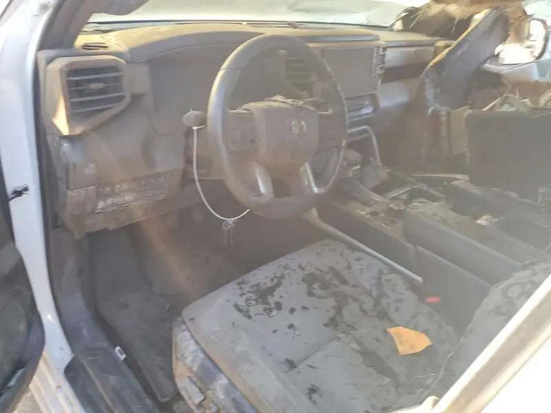2025 TOYOTA TUNDRA SR5  