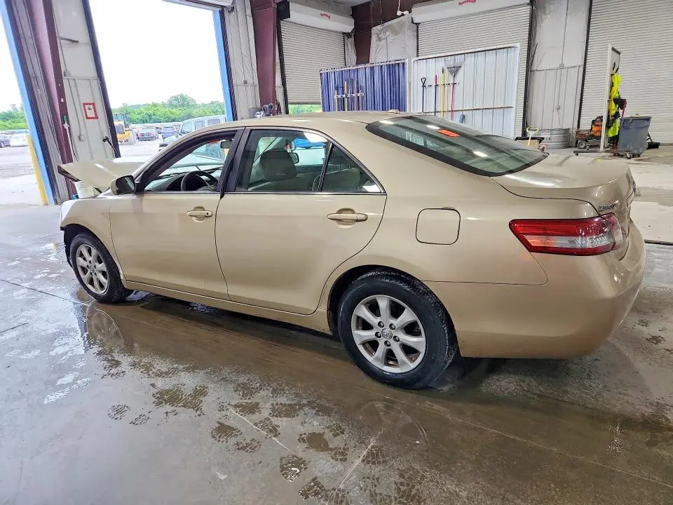 2010 TOYOTA CAMRY LE  