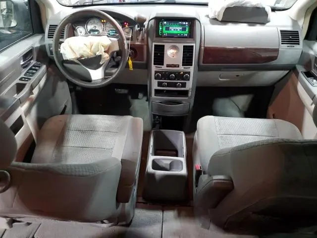 2010 CHRYSLER TOWN & COUNTRY LX  