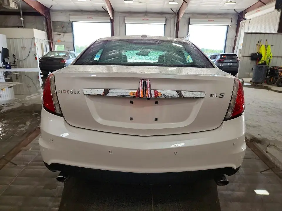 2011 LINCOLN MKS   