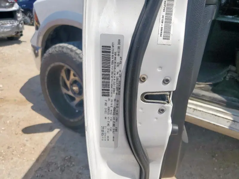 2015 RAM 1500 LARAMIE  