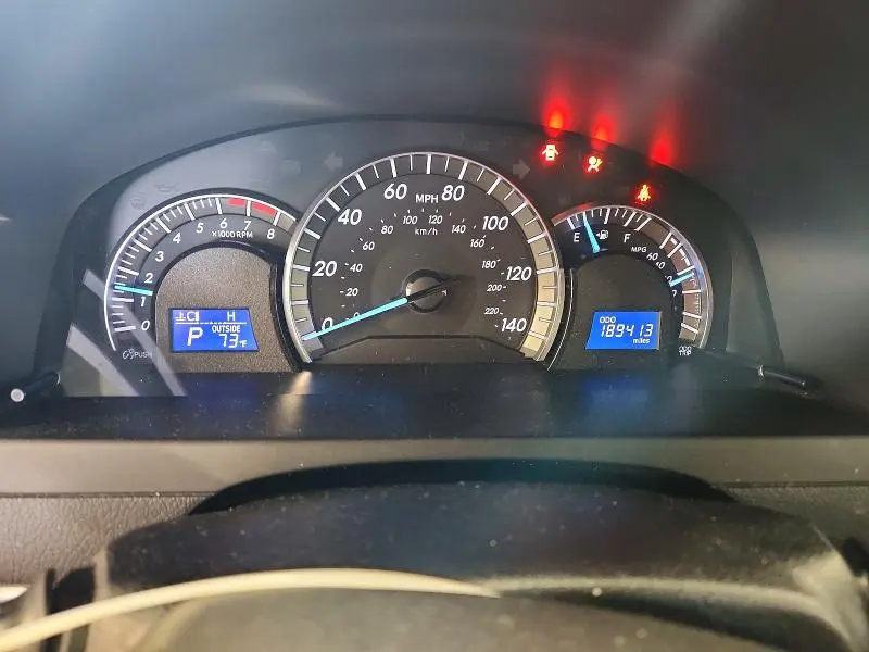 2013 TOYOTA CAMRY SE  