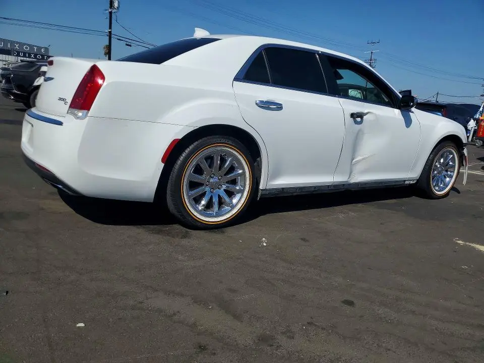 2016 CHRYSLER 300C   