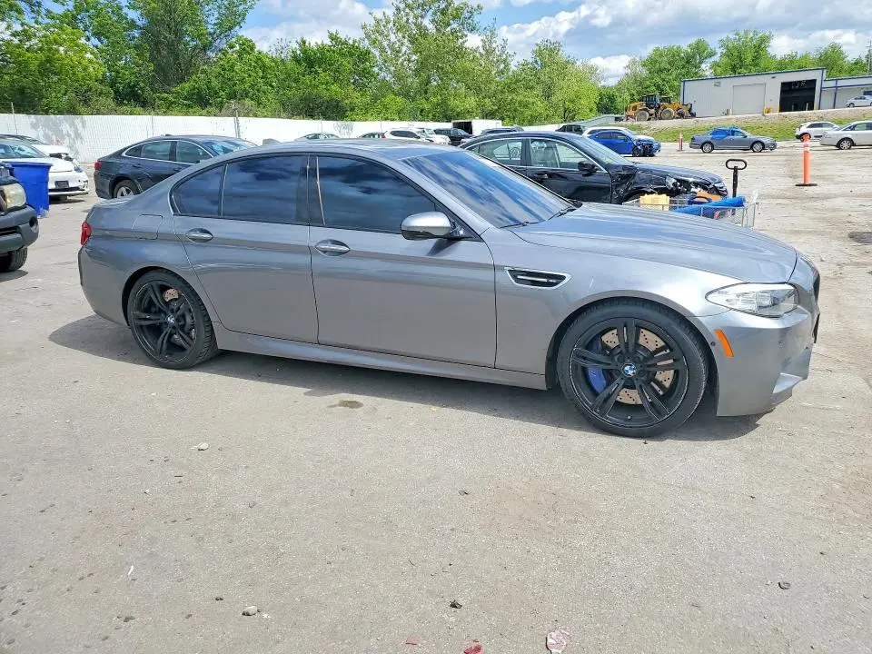 2013 BMW M5   