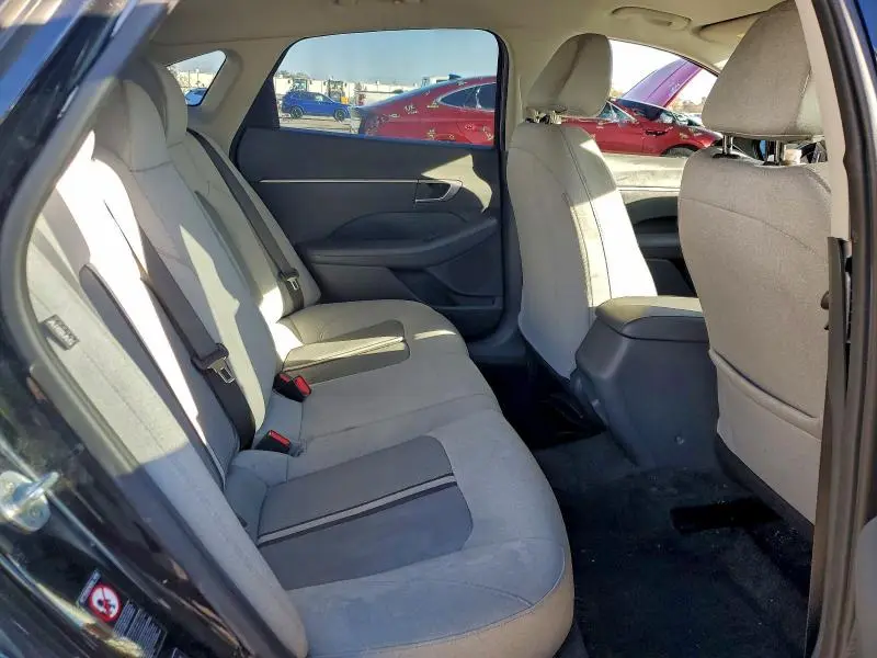 2021 HYUNDAI SONATA SE  