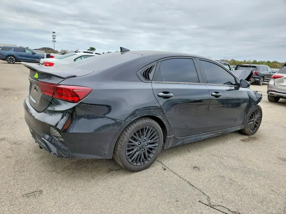 2022 KIA FORTE GT LINE  