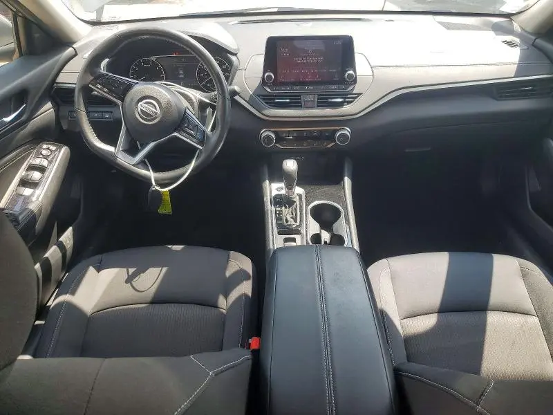 2022 NISSAN ALTIMA SV  