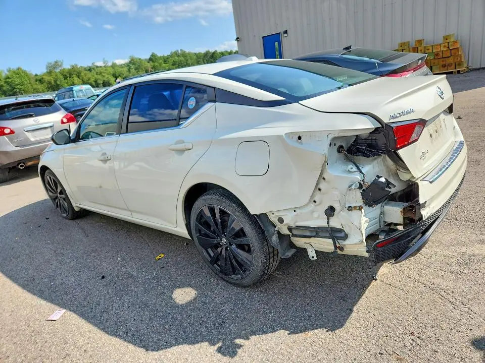 2019 NISSAN ALTIMA SR  