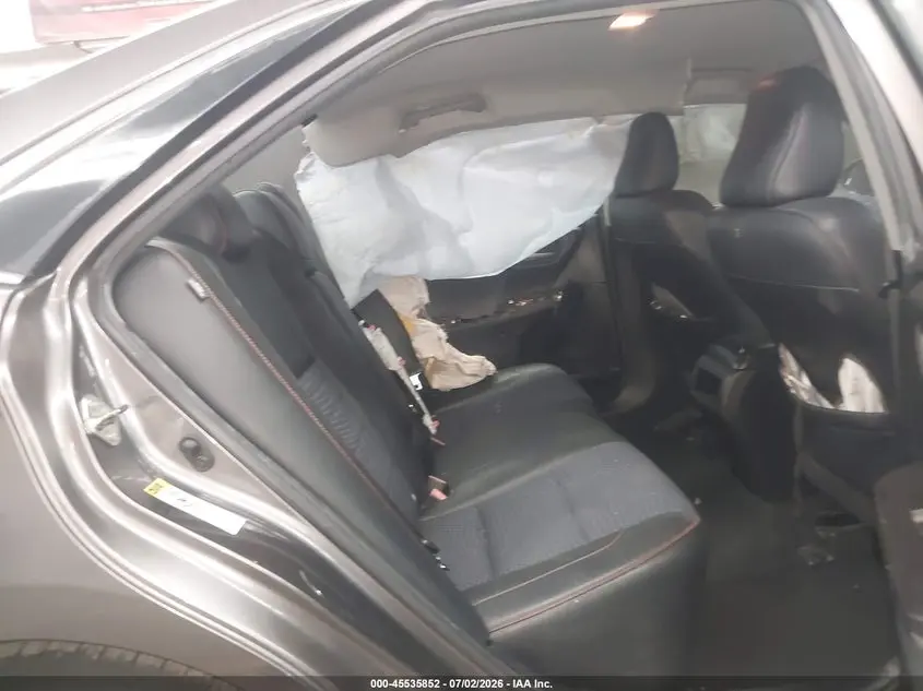2015 TOYOTA CAMRY SE