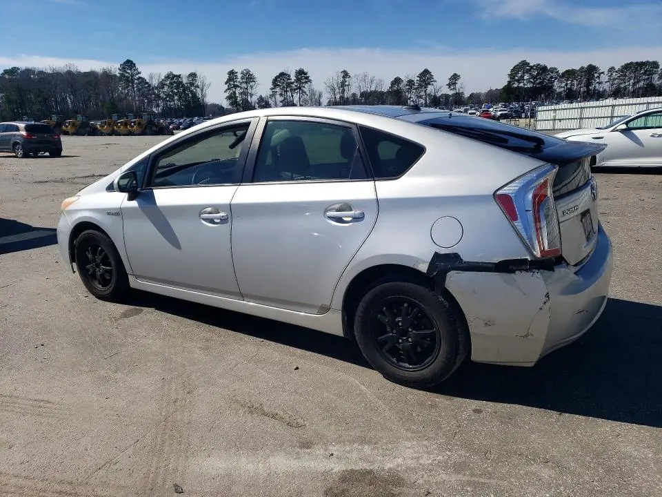 2015 TOYOTA PRIUS THREE  