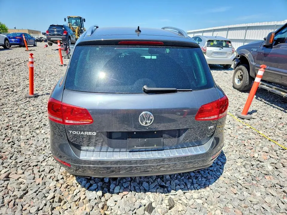 2013 VOLKSWAGEN TOUAREG V6  