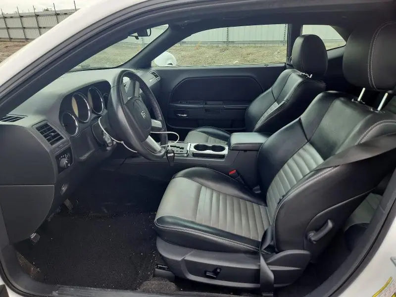 2010 DODGE CHALLENGER SE  