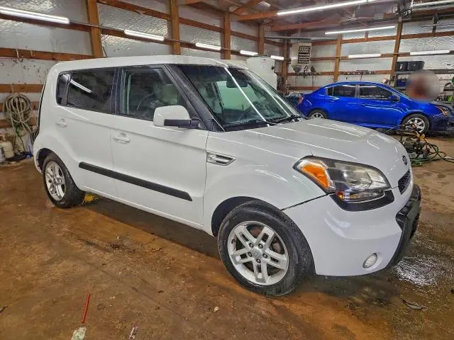 2011 KIA SOUL +  