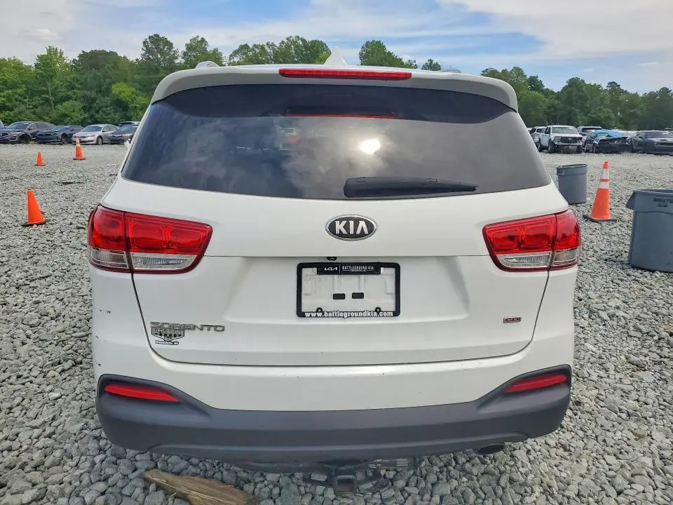 2018 KIA SORENTO LX  