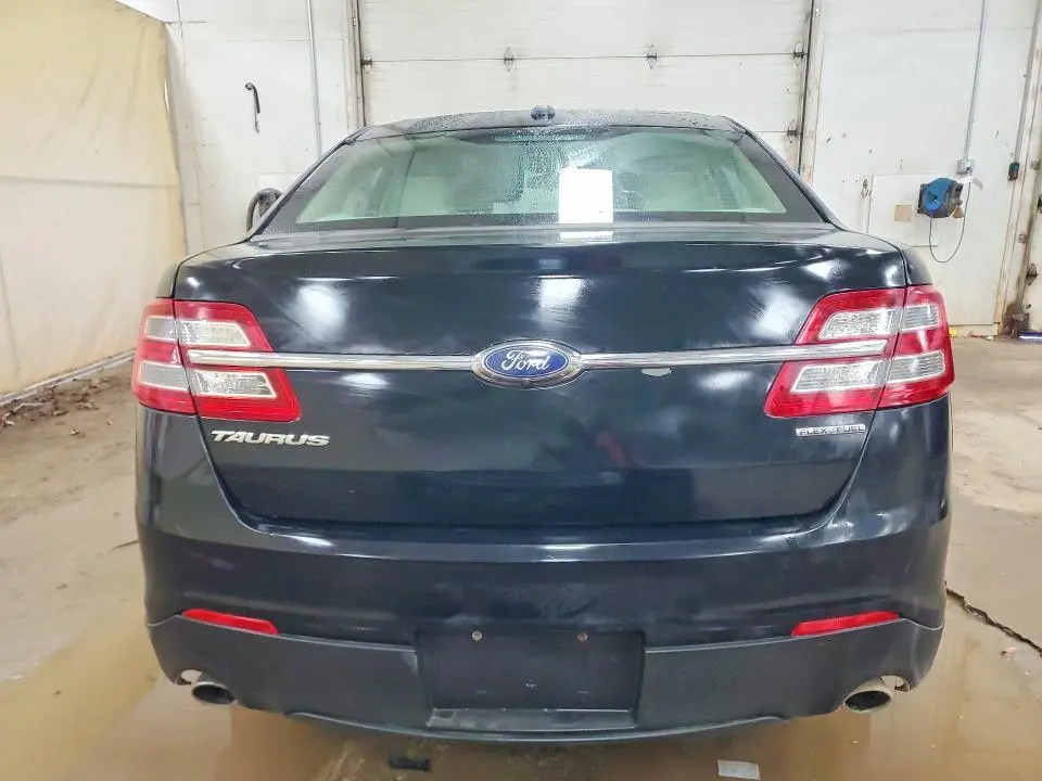 2018 FORD TAURUS SE  