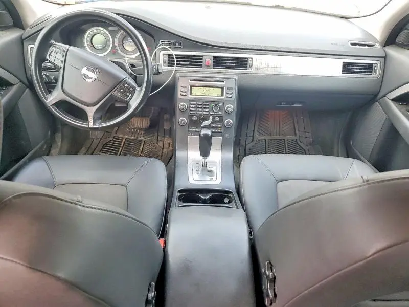 2010 VOLVO XC70 3.2  