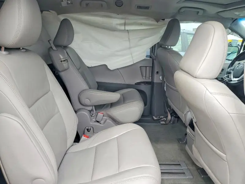 2017 TOYOTA SIENNA XLE 8-PASSENGER  