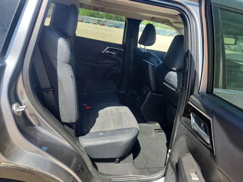 2023 MITSUBISHI OUTLANDER SE  