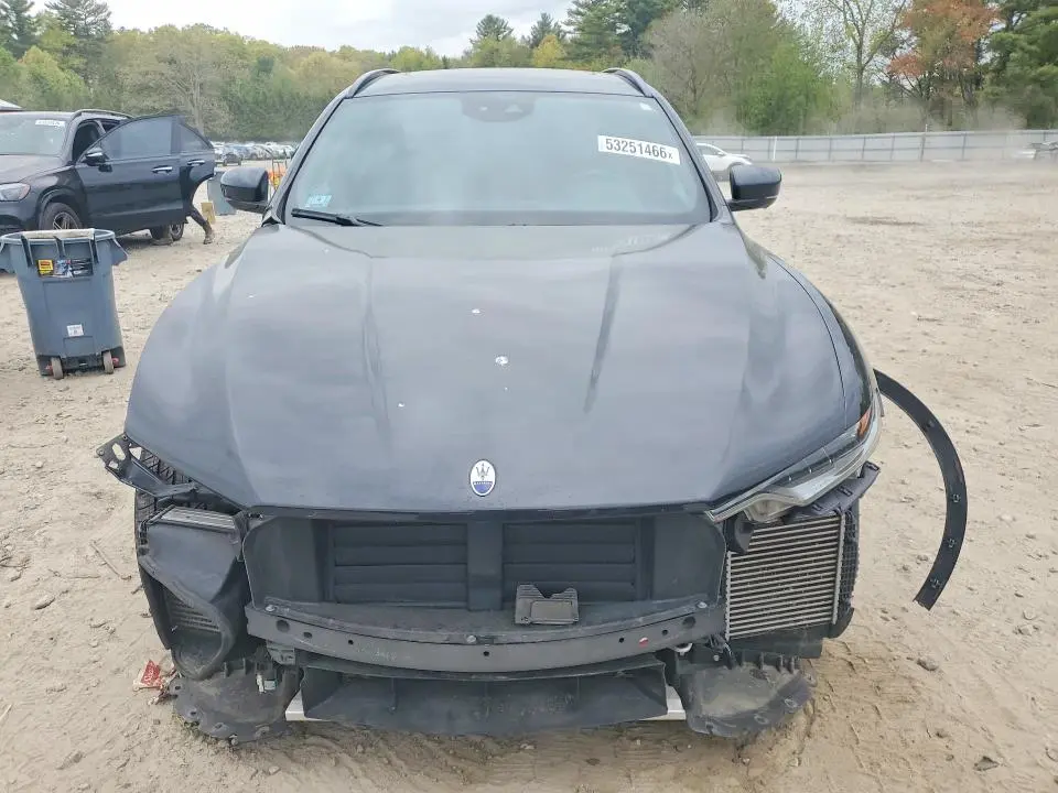 2022 MASERATI LEVANTE BASE  