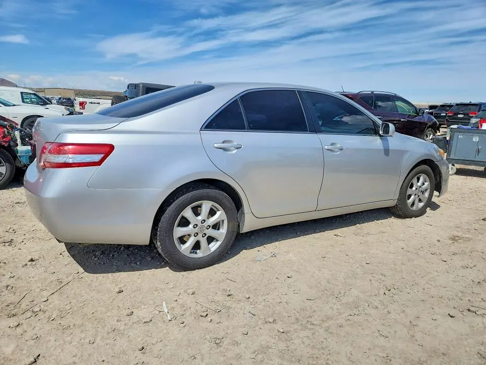 2011 TOYOTA CAMRY LE  