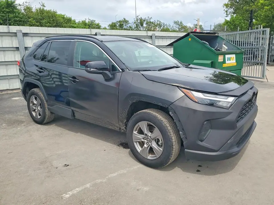 2024 TOYOTA RAV4 XLE  