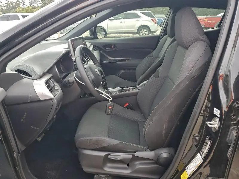 2022 TOYOTA C-HR XLE  