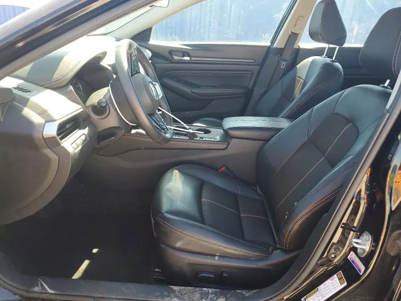 2021 NISSAN ALTIMA SR  
