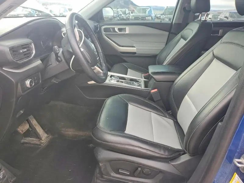 2022 FORD EXPLORER XLT  