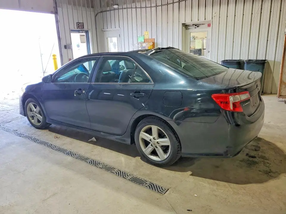 2012 TOYOTA CAMRY SE  