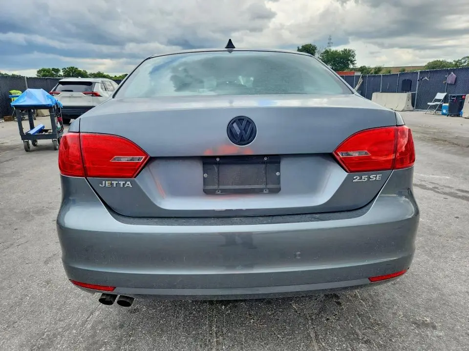 2012 VOLKSWAGEN JETTA SE  