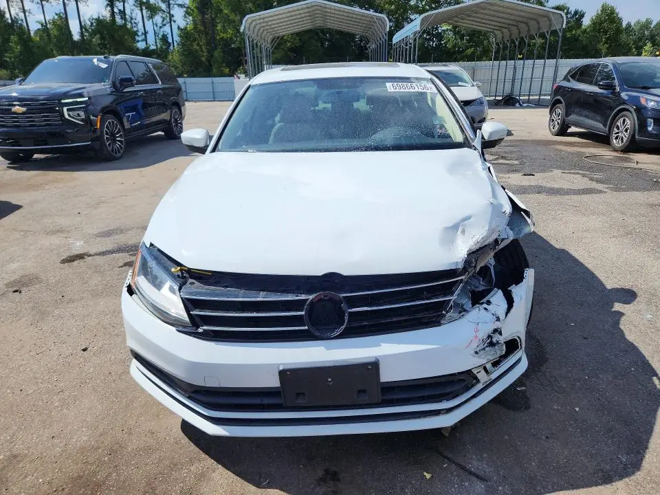 2017 VOLKSWAGEN JETTA SE  
