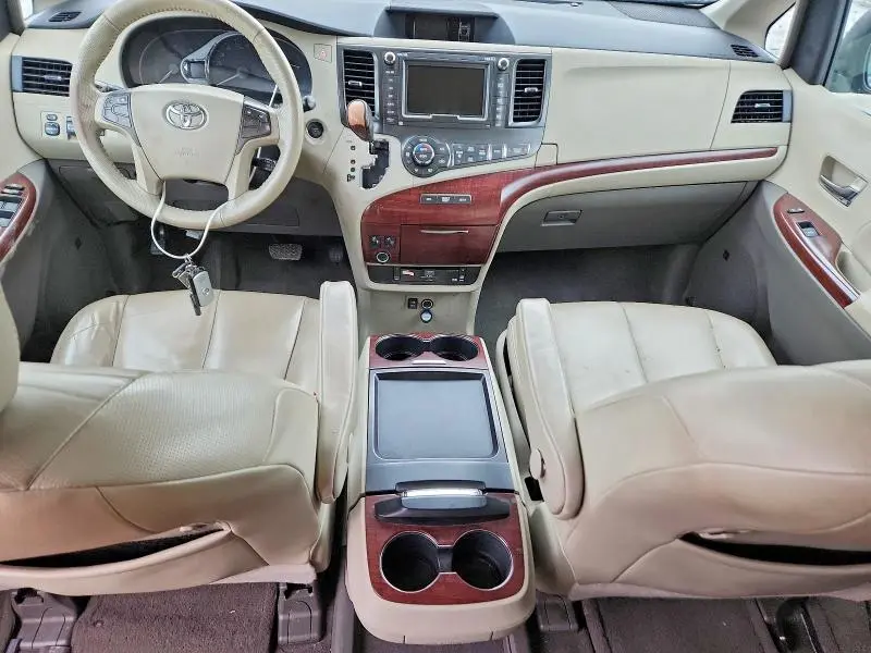 2011 TOYOTA SIENNA XLE 7-PASSENGER  