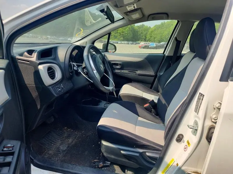 2013 TOYOTA YARIS 5-DOOR LE  