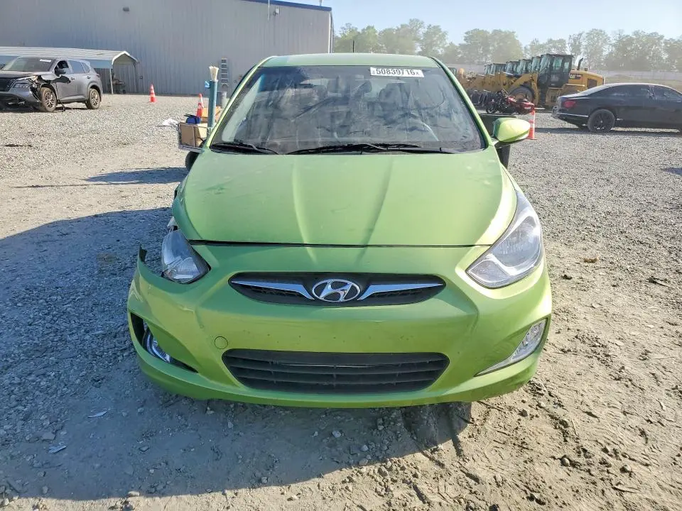 2013 HYUNDAI ACCENT SE  