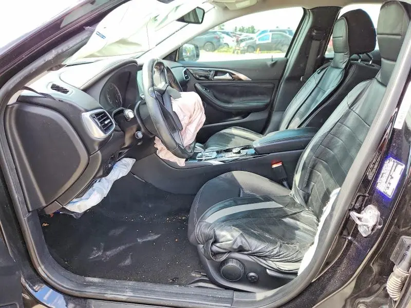 2018 INFINITI QX30 PURE  